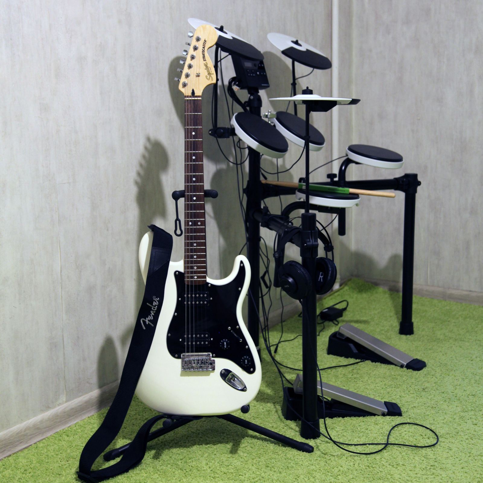 SQUIER STRATOCASTER
